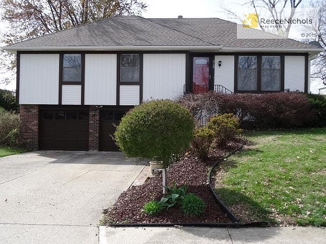 1st image of 919 SE 7th St