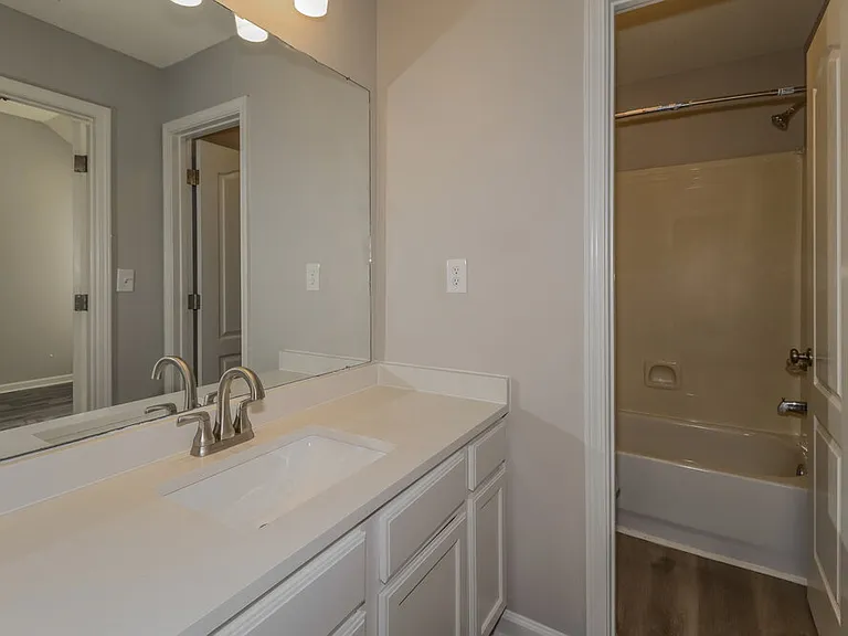 9137 Cinderhill Cv E — Photo 15