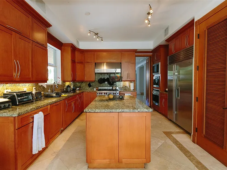 335 W Enid Dr — Photo 10