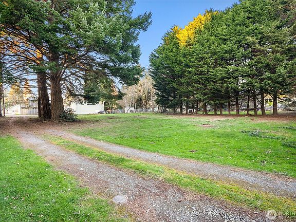 4th image of 3009 Birchwood Avenue