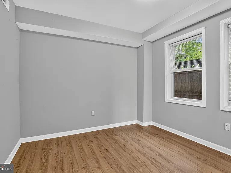 1209 E Susquehanna Ave #1 — Photo 8