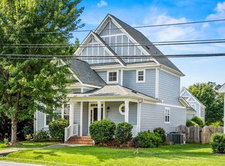 606 Center St, Apex, NC 27502