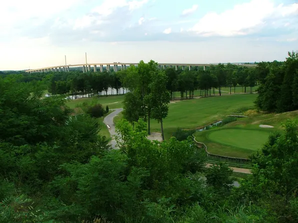 11800 Middlecoff Dr, Chester, VA 23836