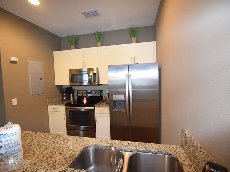3222 Wish Ave — Photo 8
