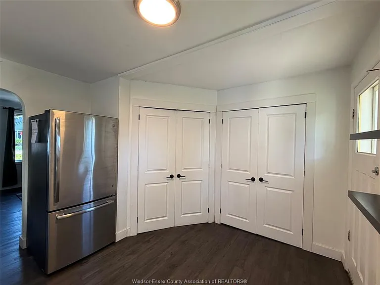 431 Maple Ave — Photo 16