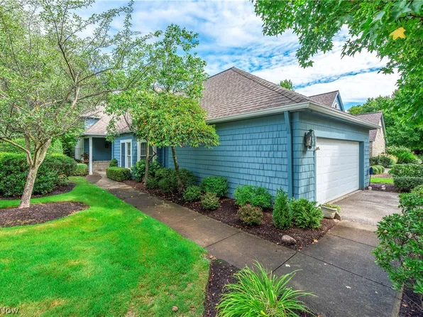 26 Haskell Dr, Bratenahl, OH 44108