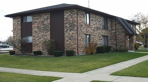 1st image of 16634 Crescent Ave APT 2E