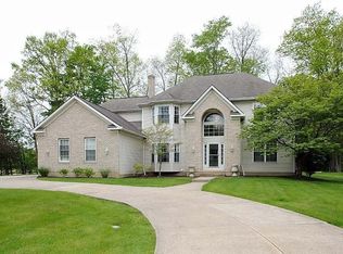 6228 Chagrin Highlands Dr, Solon, OH 44139