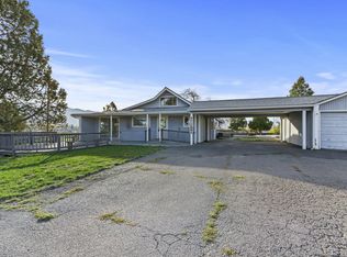 677 W Valley View Rd, Talent, OR 97540