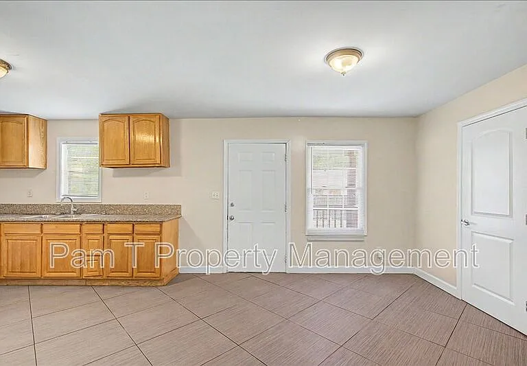 701 Atlanta St — Photo 6