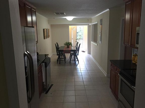 4th image of 1135 Leesville St