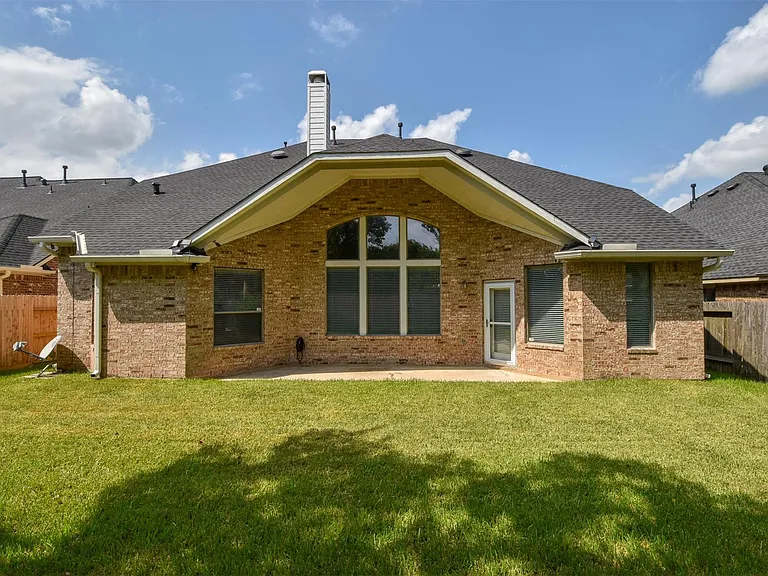 21223 Pennshore Ln — Photo 37
