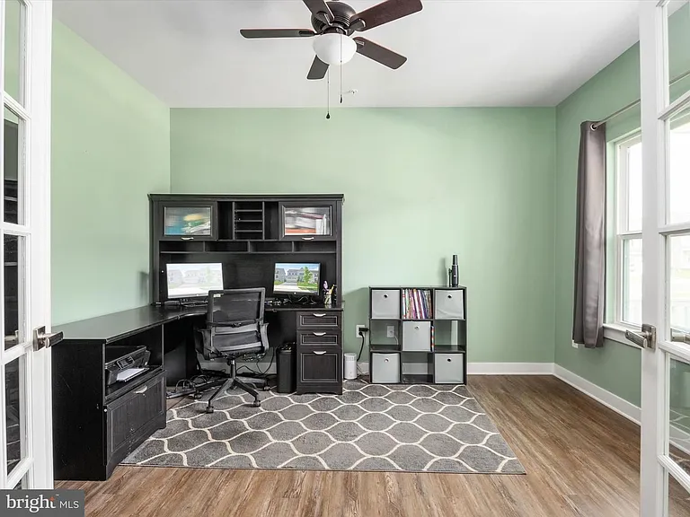 2307 Wadlow Ln — Photo 3