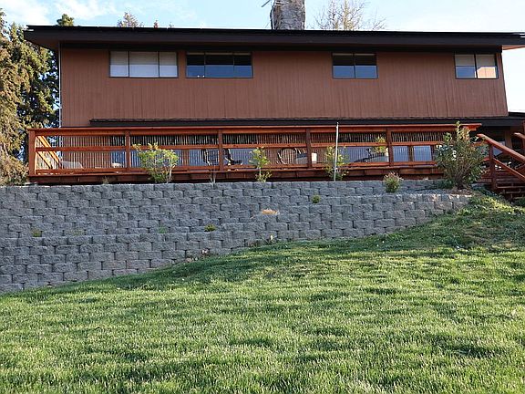 New retaining wall and yard