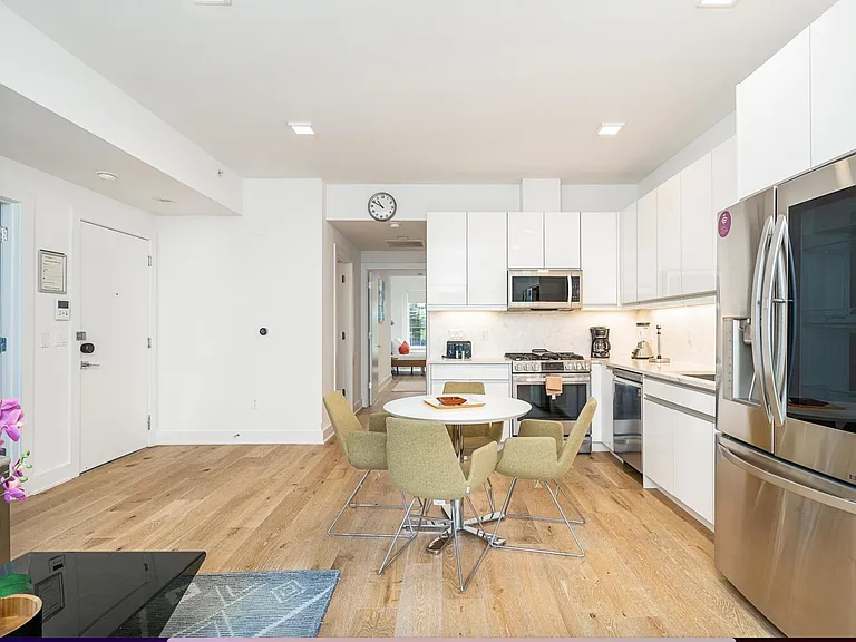 1101 Grand St #404 — Photo 13