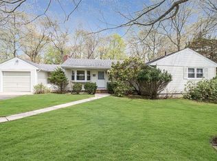 250 Wells Rd, Laurel, NY 11948