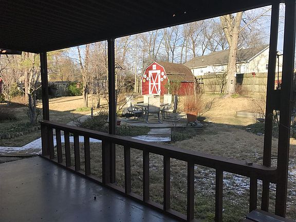 2nd image of 574 S Woodland Dr