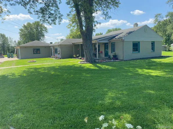 60691 New Haven Rd, Lenox, MI 48048