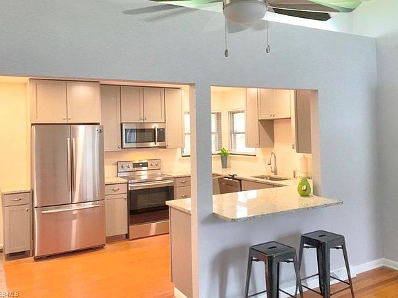 5th image of 1031 Ellsworth Dr