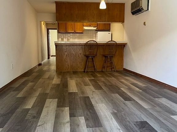2nd image of 17200 Newhope St APT 213