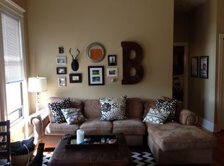 2932 N Clark St APT 4C, Chicago, IL 60657