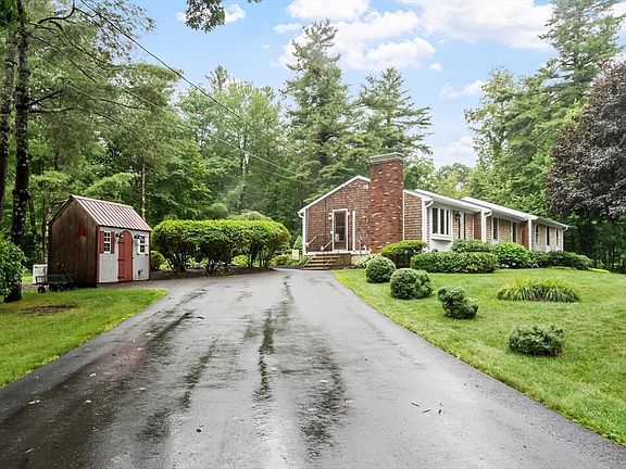 3rd image of 28 Redwood Dr