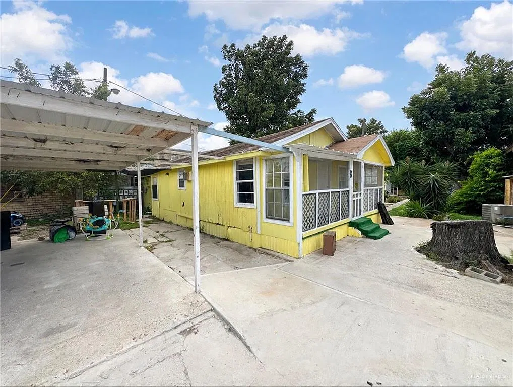 3 bed, 1.0 bath, 5717 sqft, $800 — Photo 2