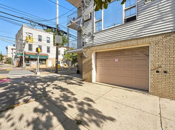 56 Poplar Street image 19 of 24