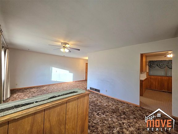 3rd image of 304 S Derby St