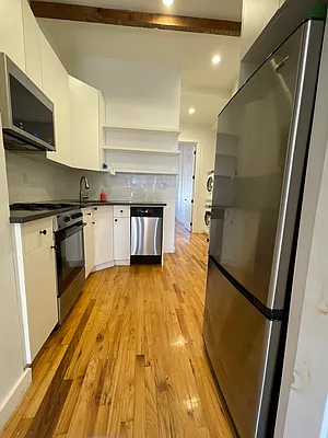 Rented by Fave Realty Inc | media 16