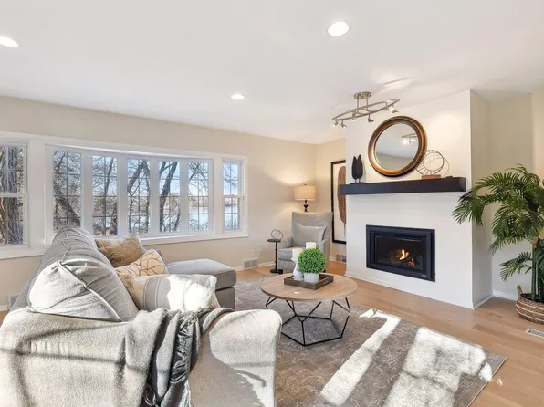 22150 Bracketts Rd, Shorewood, MN 55331
