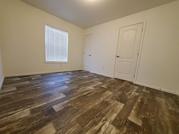 4th image of 3401 N Walnut Rd Unit 402