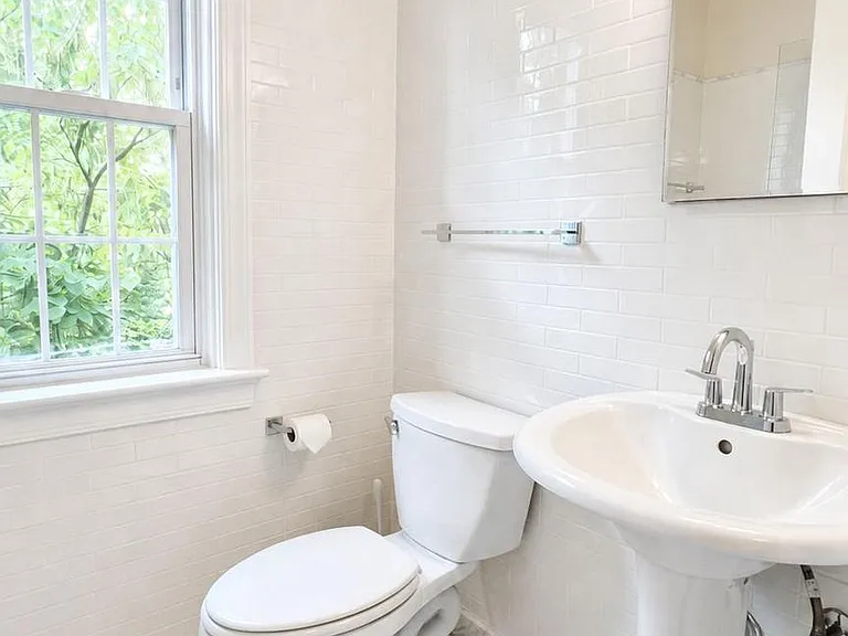 300 Commonwealth Ave #4 — Photo 14