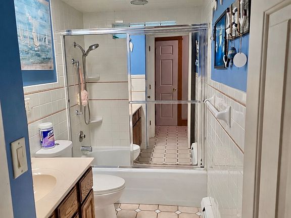 4th image of 2646 N Farmingdale Rd