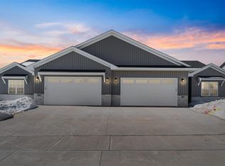 967 Dubs Dr, Iowa City, IA 52246
