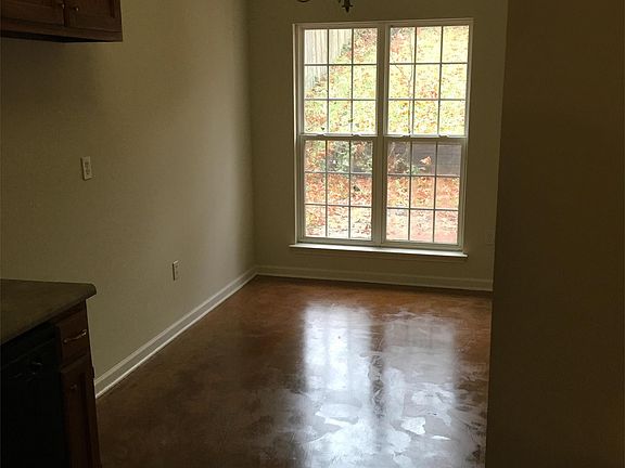 2nd image of 725 Burton Ln