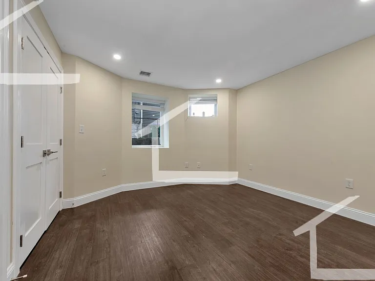 157 4th St #1 — Photo 32