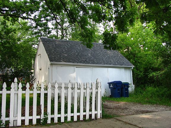 Garage.