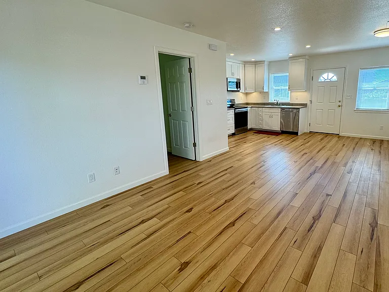 3431A Humphrey Ave — Photo 9