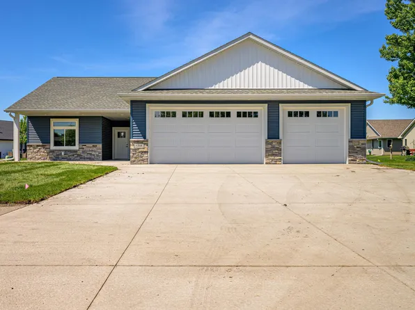 1308 Sherwood St SE, Hutchinson, MN 55350
