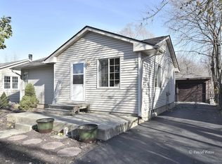 43 Barberry Dr, Crystal Lake, IL 60014