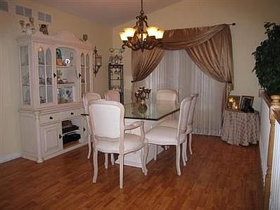 4th image of 367 Curwick Dr