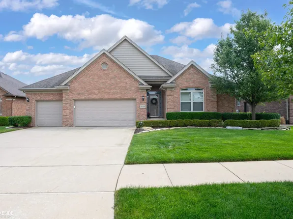 18508 Opal Dr, Macomb, MI 48042