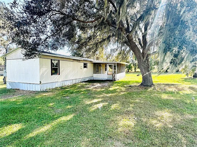 610 Grove Dr — Photo 1