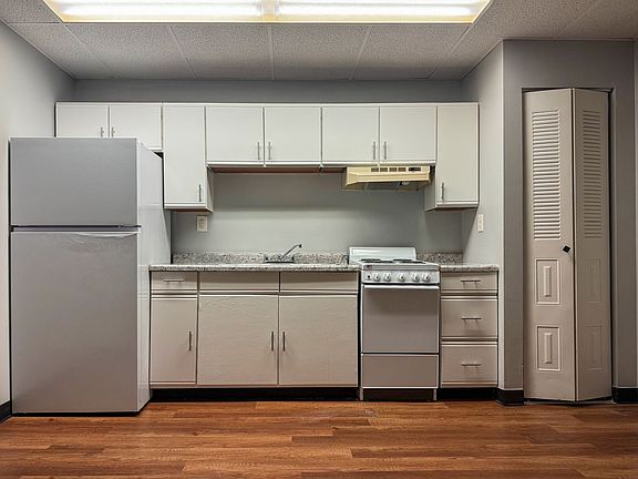 4th image of 1743 Culbertson Ave #108