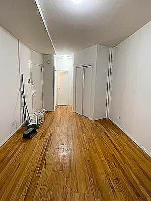 4th image of 223 E 85th St APT 6