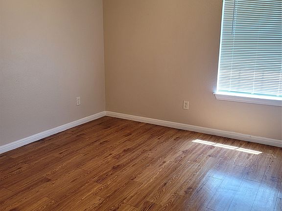 2nd image of 231-233 E Craven Ave