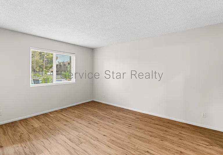 4050 E Cactus Rd #101 — Photo 13