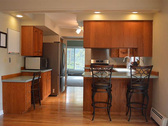 4th image of 4385 Deerwood Dr