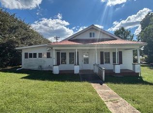 123 Grove St, Pikeville, TN 37367